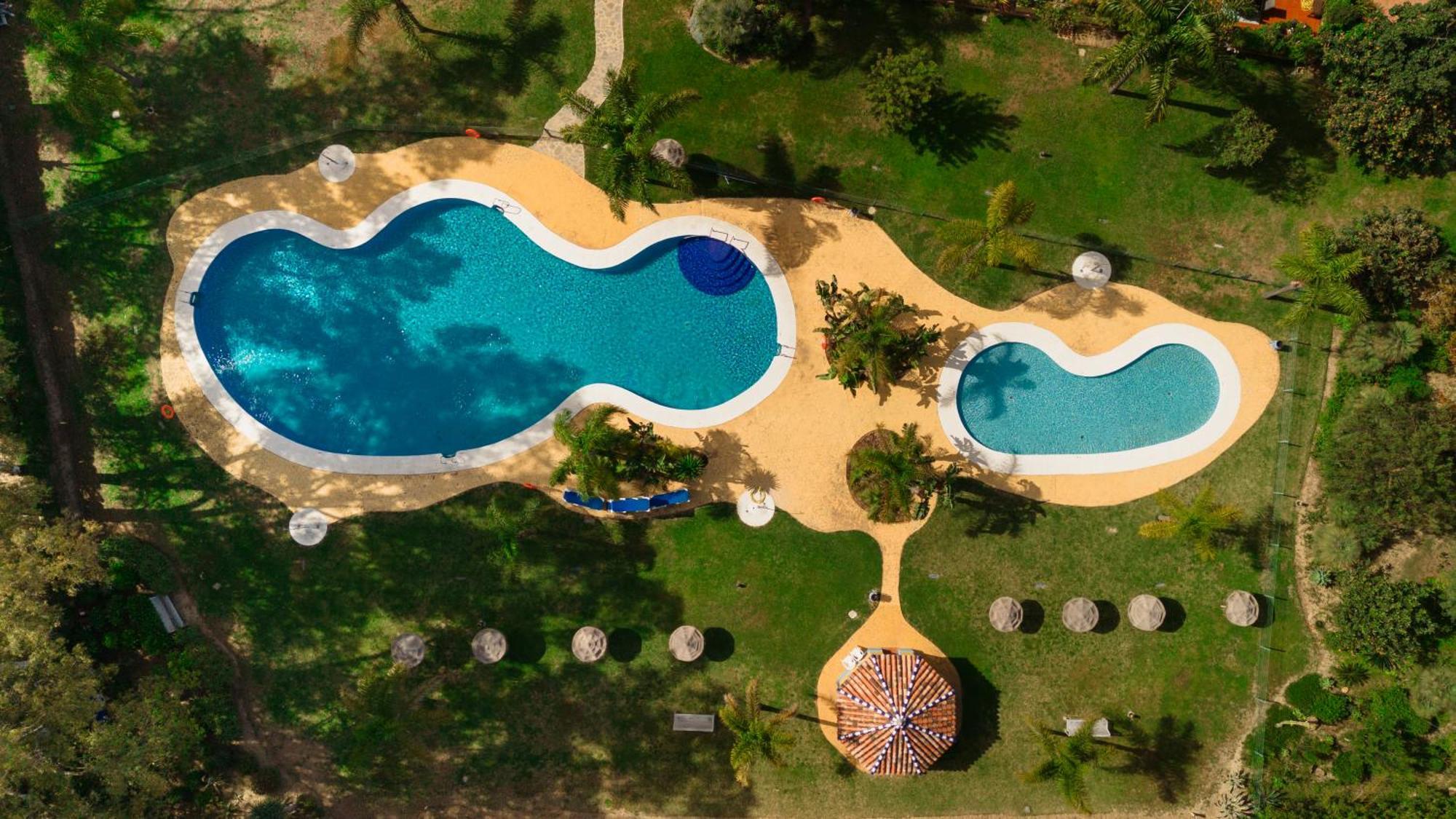 Apartment Coastal Apartment, With Swimming Pools And Close To The Beach, In The Tourist Bahia De *