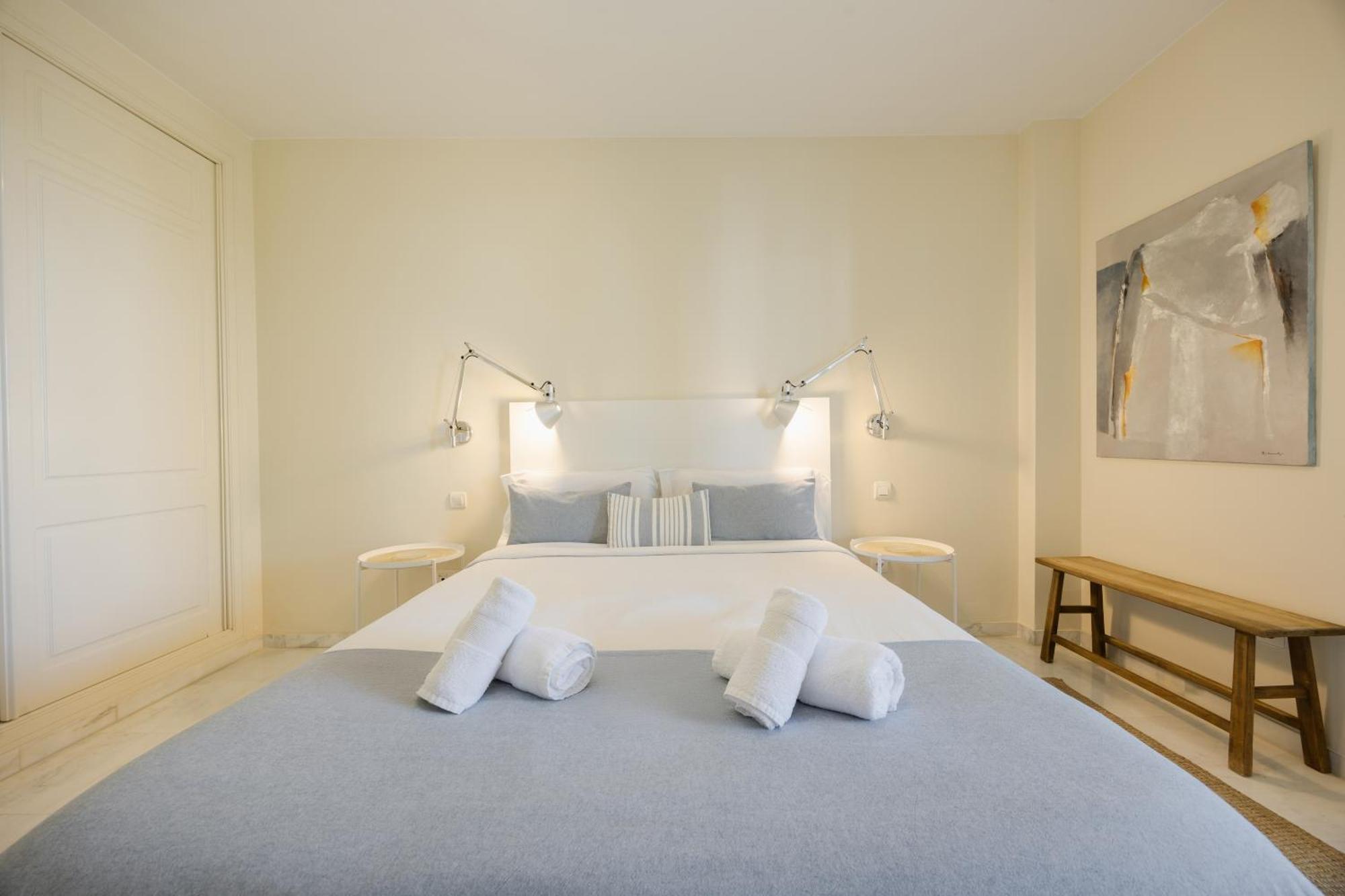 Apartment Coastal Apartment, With Swimming Pools And Close To The Beach, In The Tourist Bahia De *