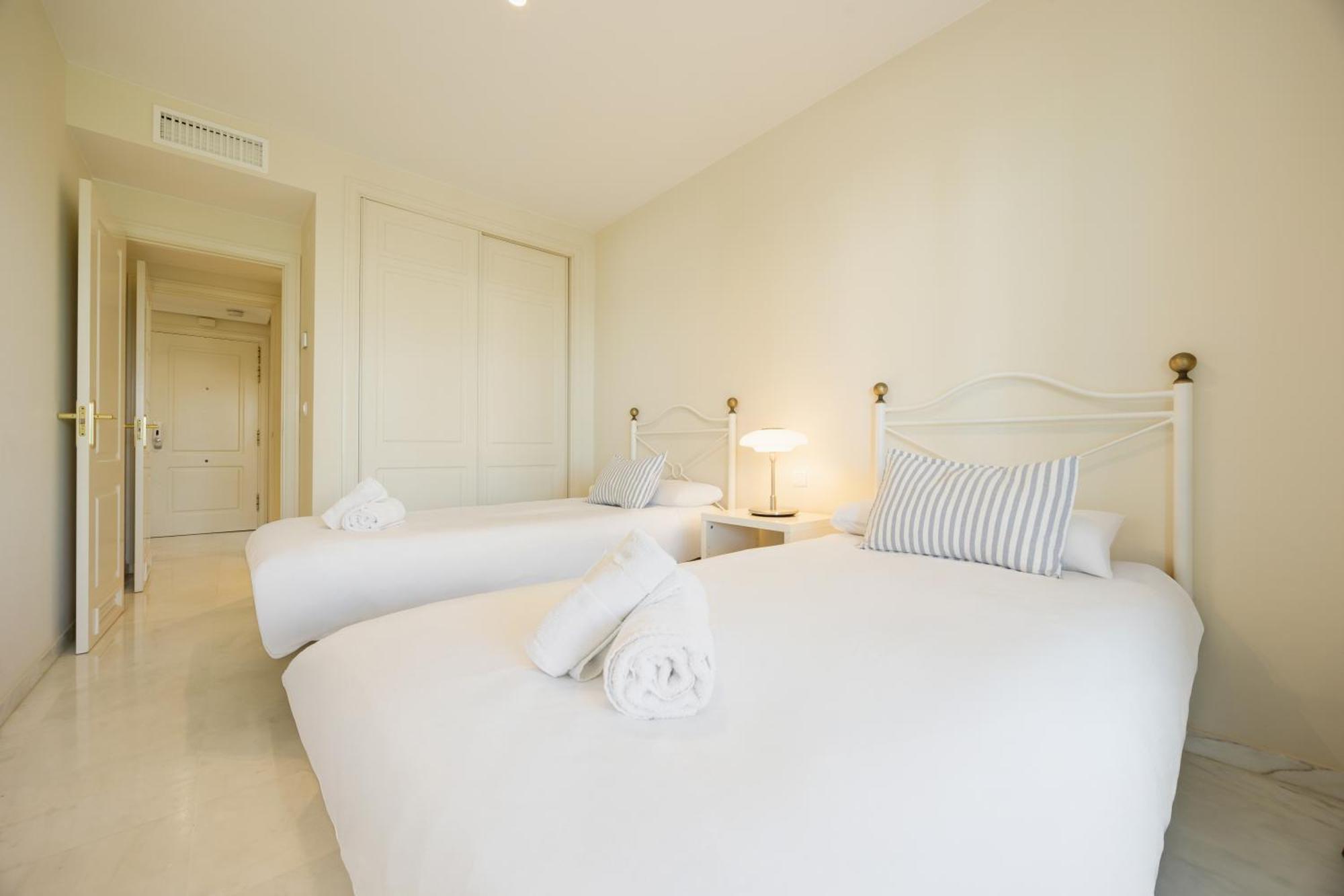 Coastal Apartment, With Swimming Pools And Close To The Beach, In The Tourist Bahia De Apartment Marbella