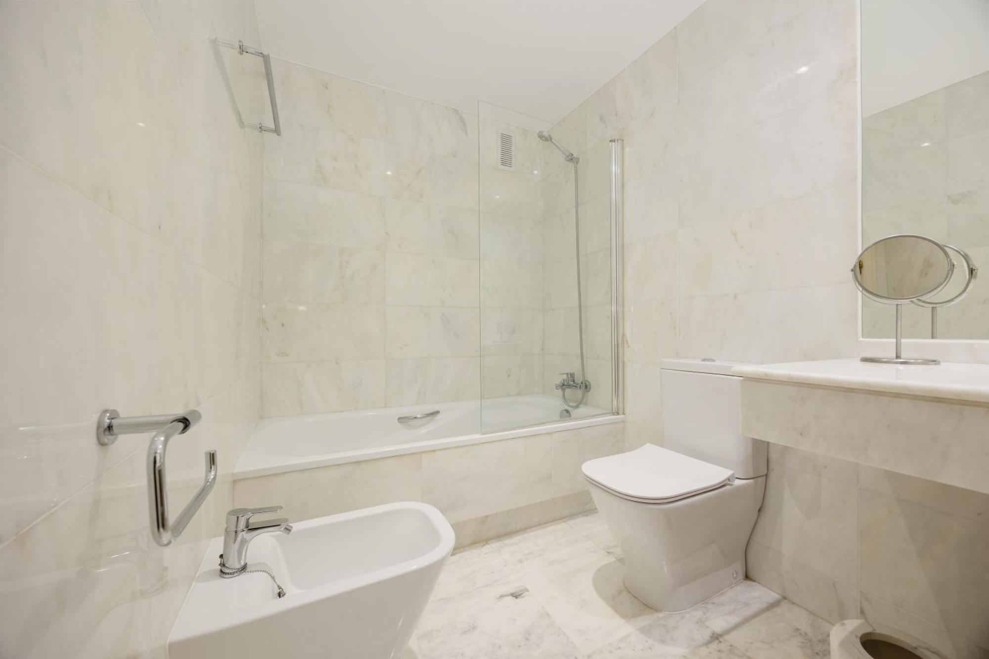Coastal Apartment, With Swimming Pools And Close To The Beach, In The Tourist Bahia De *