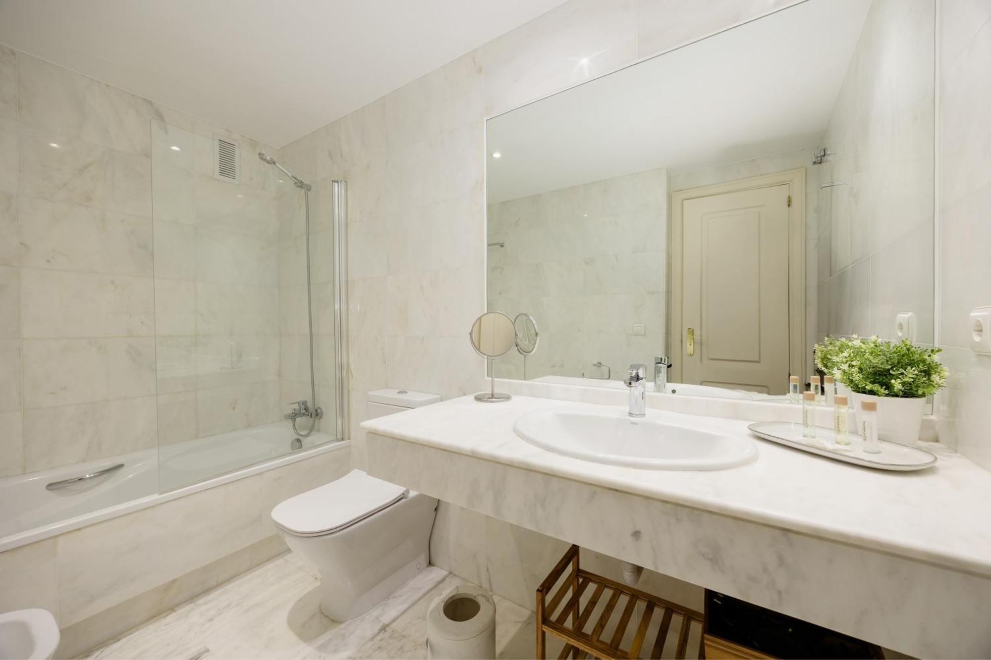 Apartment Coastal Apartment, With Swimming Pools And Close To The Beach, In The Tourist Bahia De *